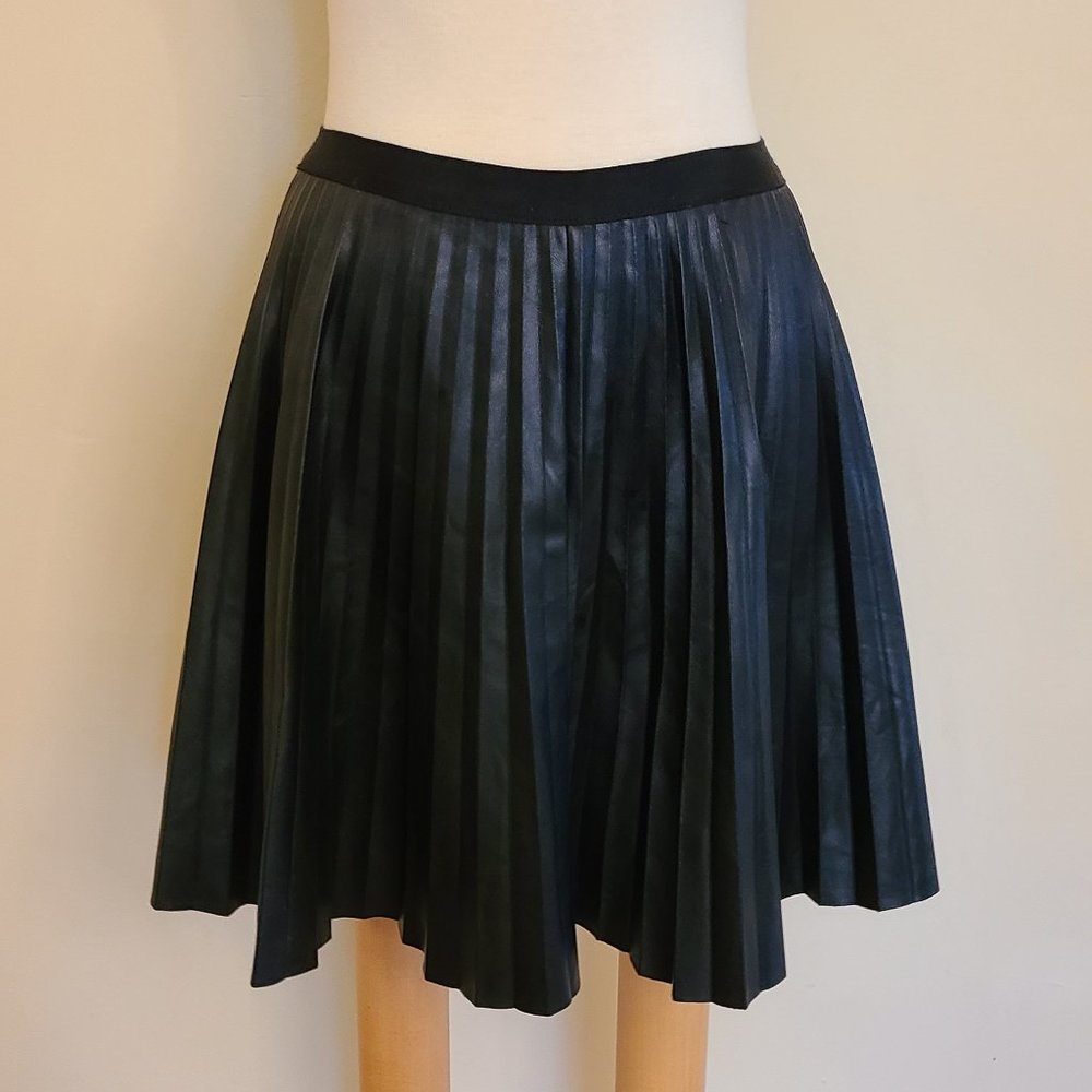 Vero Moda Josefine Vegan Leather Pleated Short Skirt